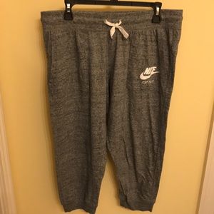 grey cropped nike joggers